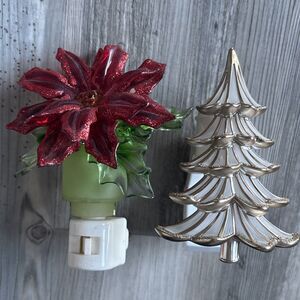 Bath And Body Works Wallflower Christmas Plug In Set (2). Poinsettia And Tree